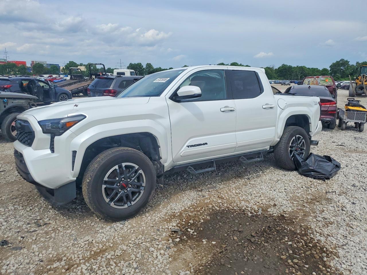 3TYLB5JNXRT051132 · 2024 TOYOTA TACOMA