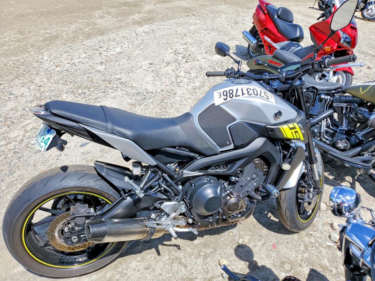 JYARN53E6HA001247 · 2017 YAMAHA FZ09