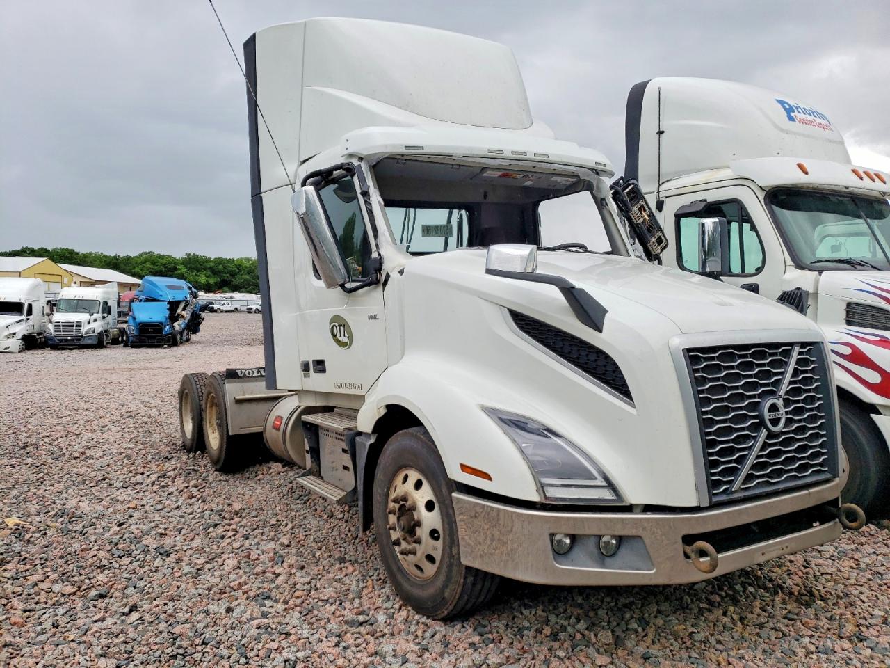 4V4NC9EH0RN623557 · 2024 VOLVO VNL