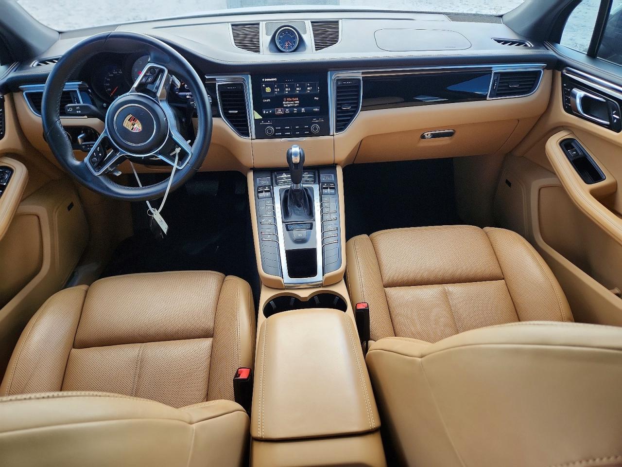 WP1AB2A51JLB31506 · 2018 PORSCHE MACAN · 8/12