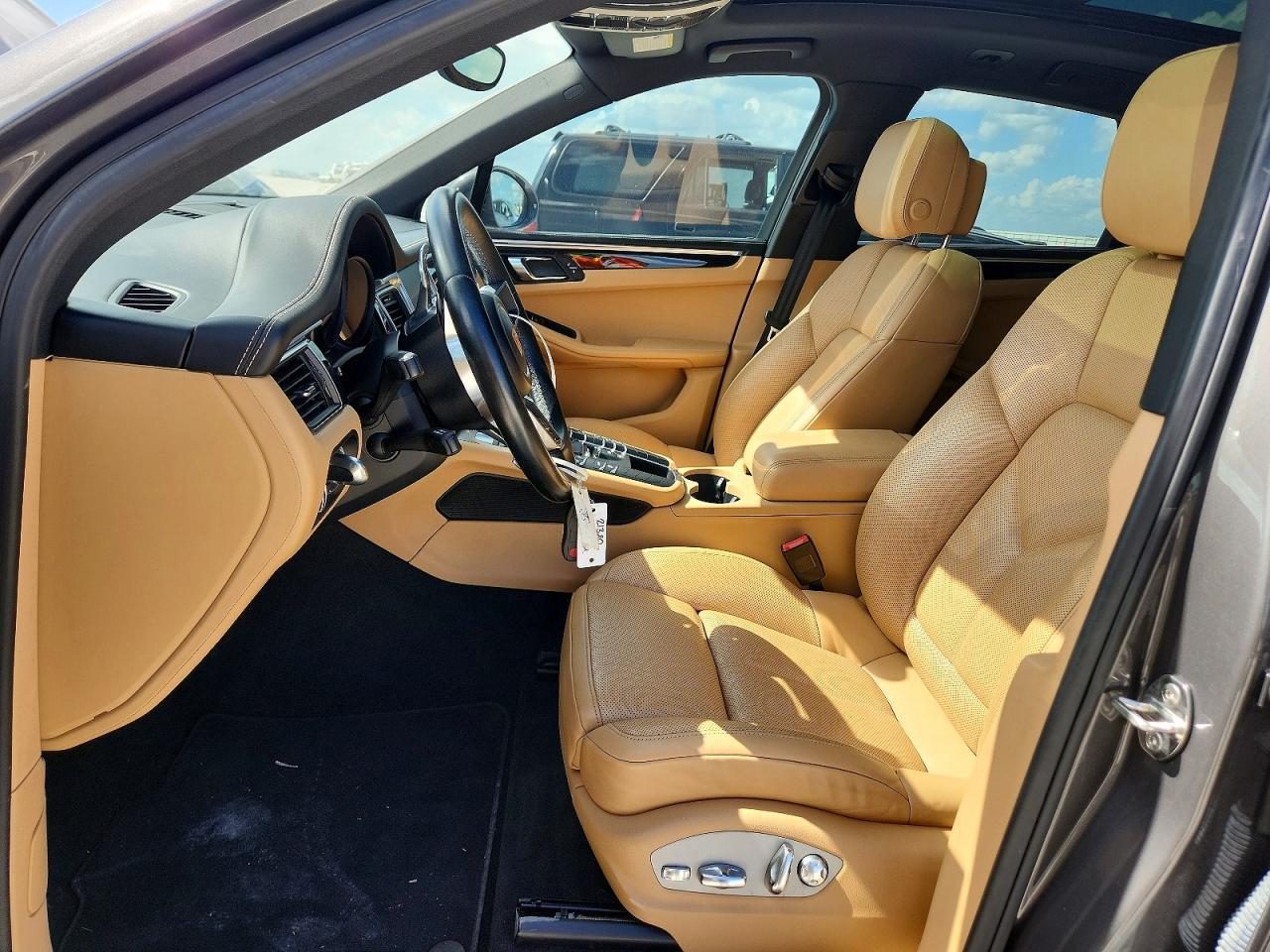 WP1AB2A51JLB31506 · 2018 PORSCHE MACAN · 7/12