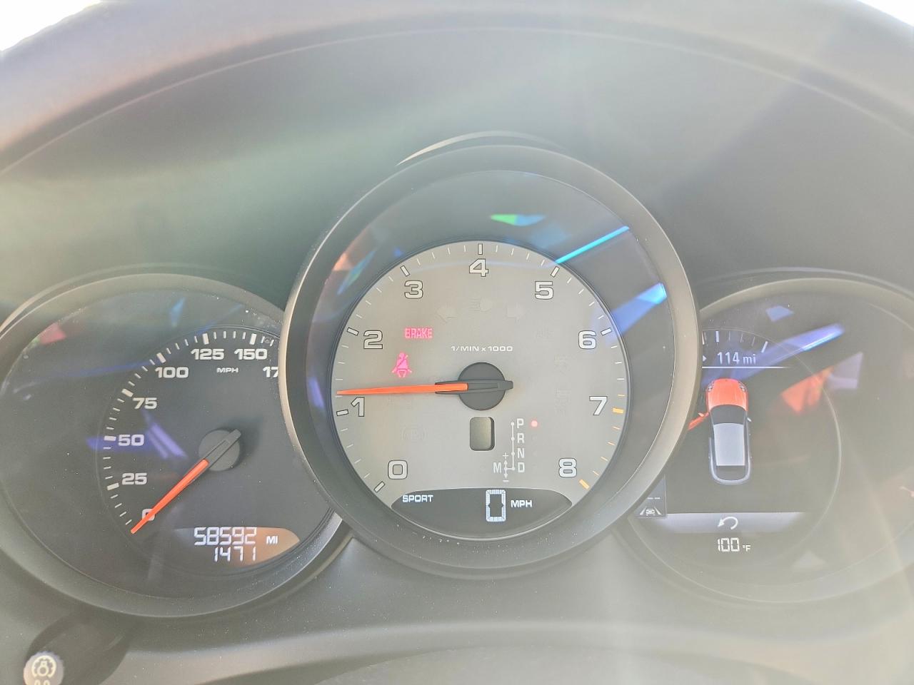 WP1AB2A51JLB31506 · 2018 PORSCHE MACAN · 9/12