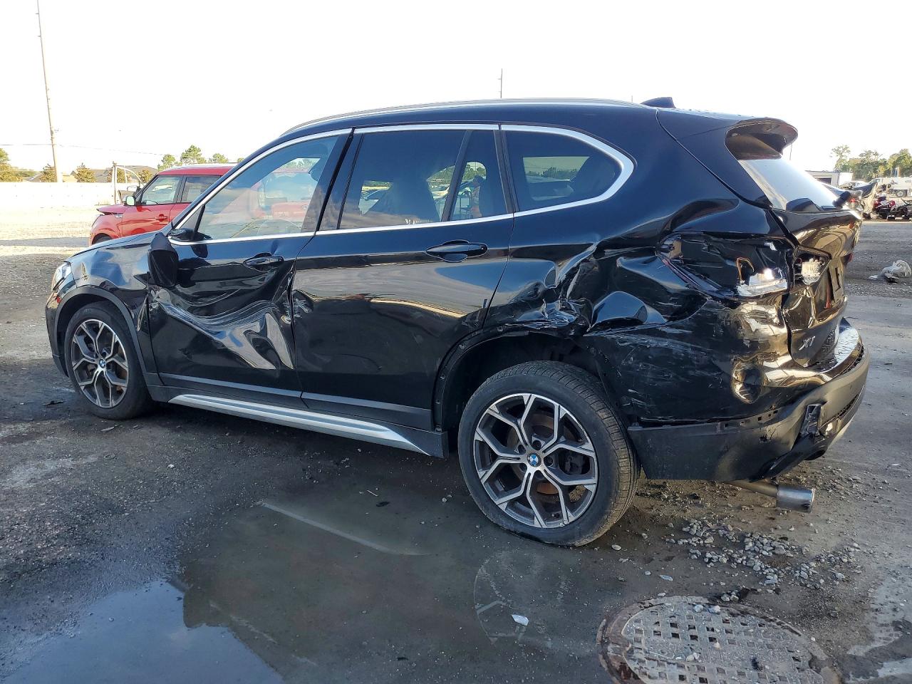 WBXJG7C02M5T42579 · 2021 BMW X1 · 2/13