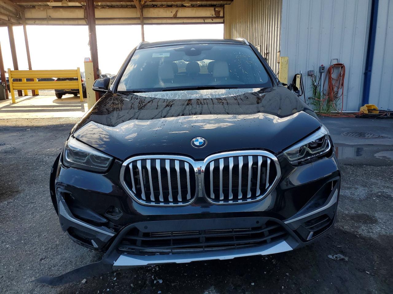 WBXJG7C02M5T42579 · 2021 BMW X1 · 5/13