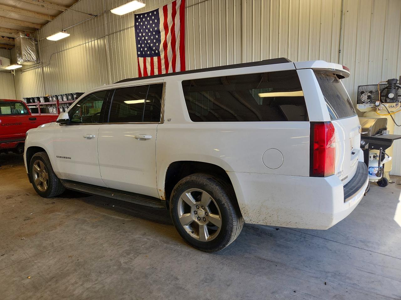 1GNSKHKCXHR122503 · 2017 CHEVROLET SUBURBAN · 2/13