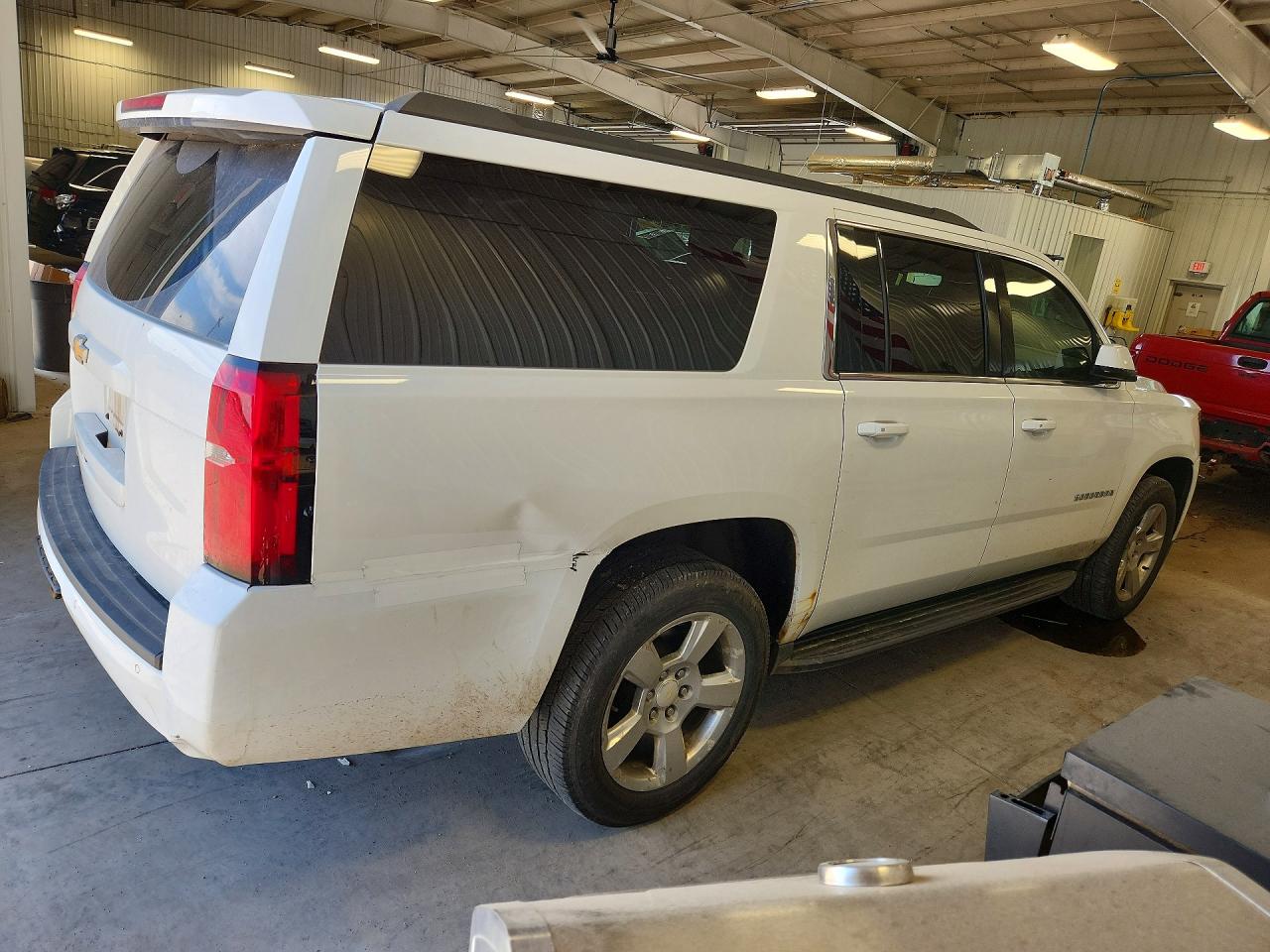 1GNSKHKCXHR122503 · 2017 CHEVROLET SUBURBAN · 3/13