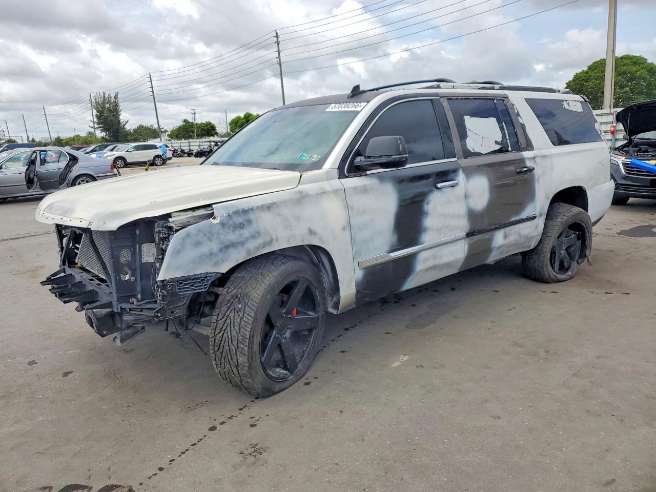 1GYS4HKJ9GR177082 · 2016 CADILLAC ESCALADE