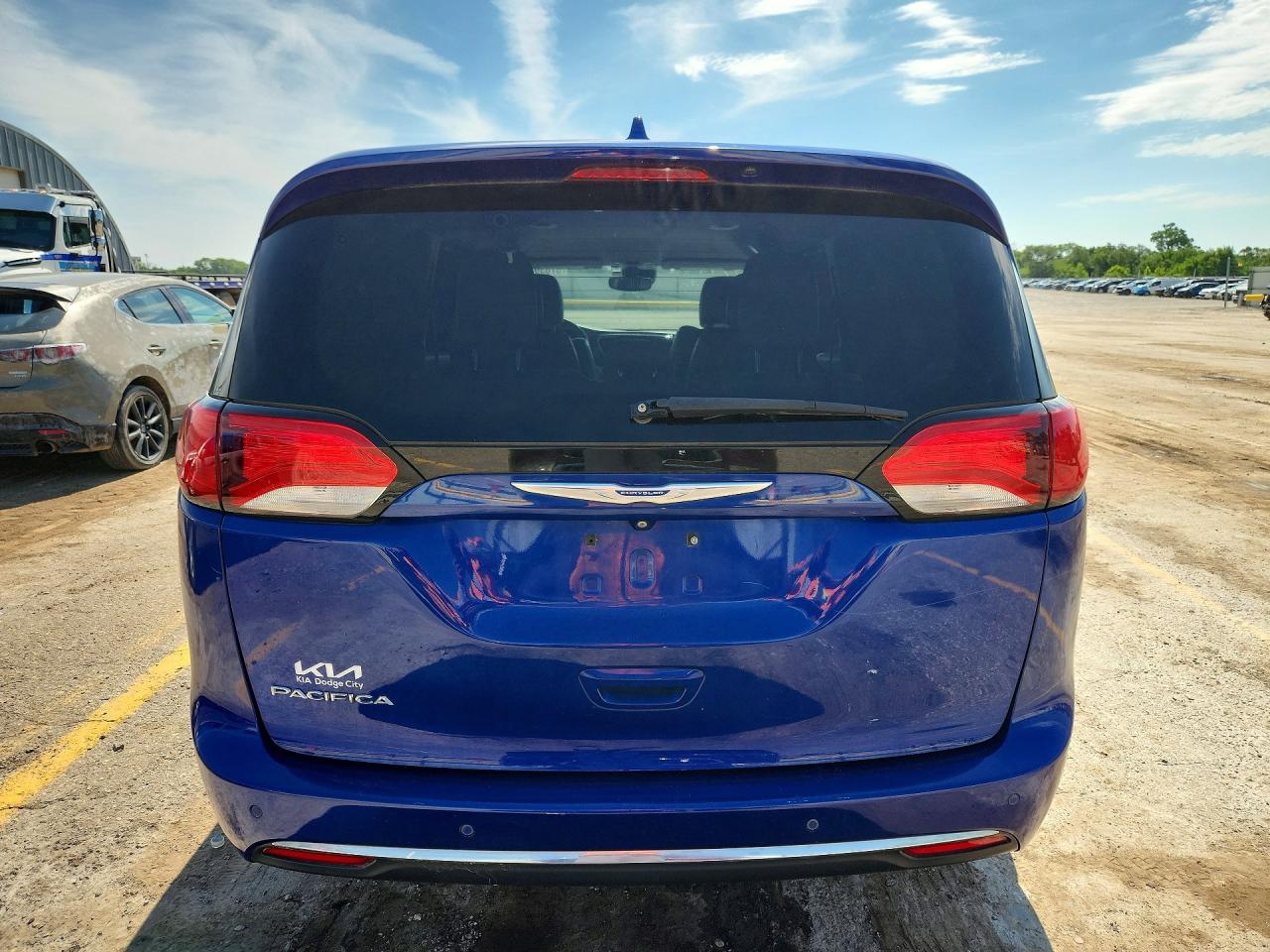 2C4RC1EG0KR549457 · 2019 CHRYSLER PACIFICA · 6/13