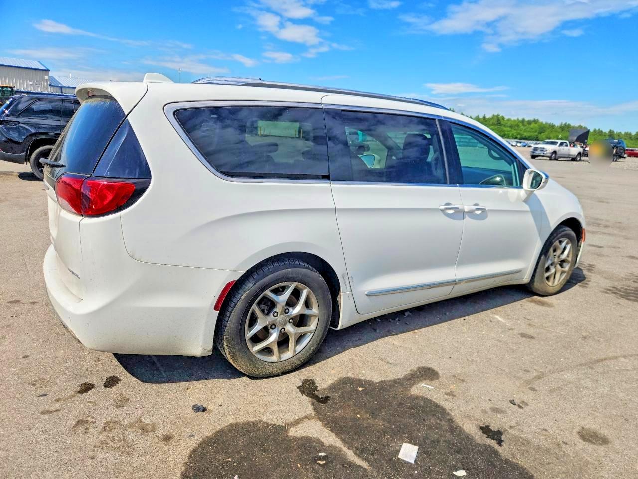 2C4RC1GG3HR744703 · 2017 CHRYSLER PACIFICA · 3/13