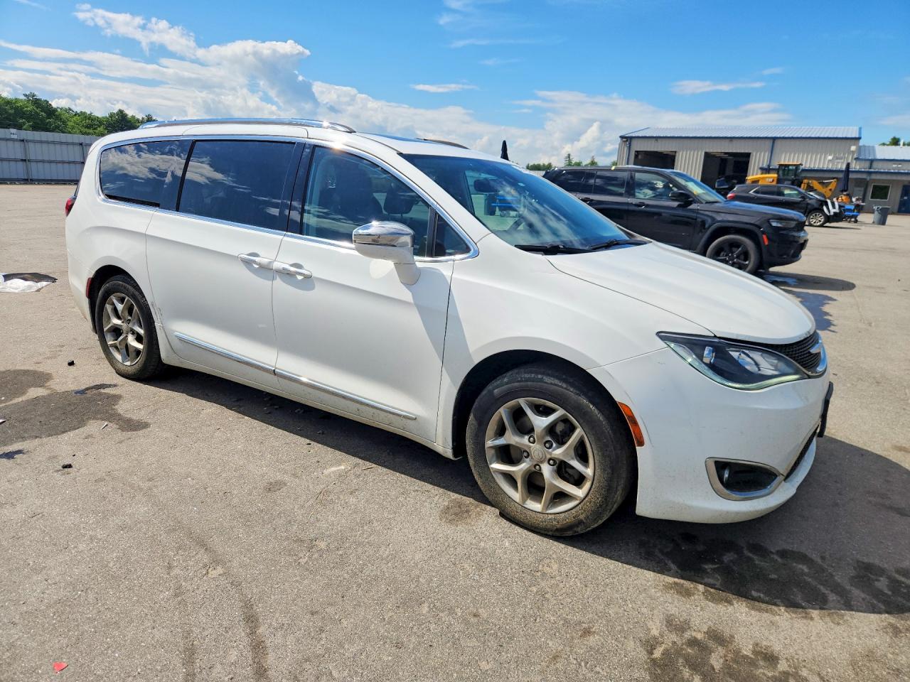 2C4RC1GG3HR744703 · 2017 CHRYSLER PACIFICA · 4/13