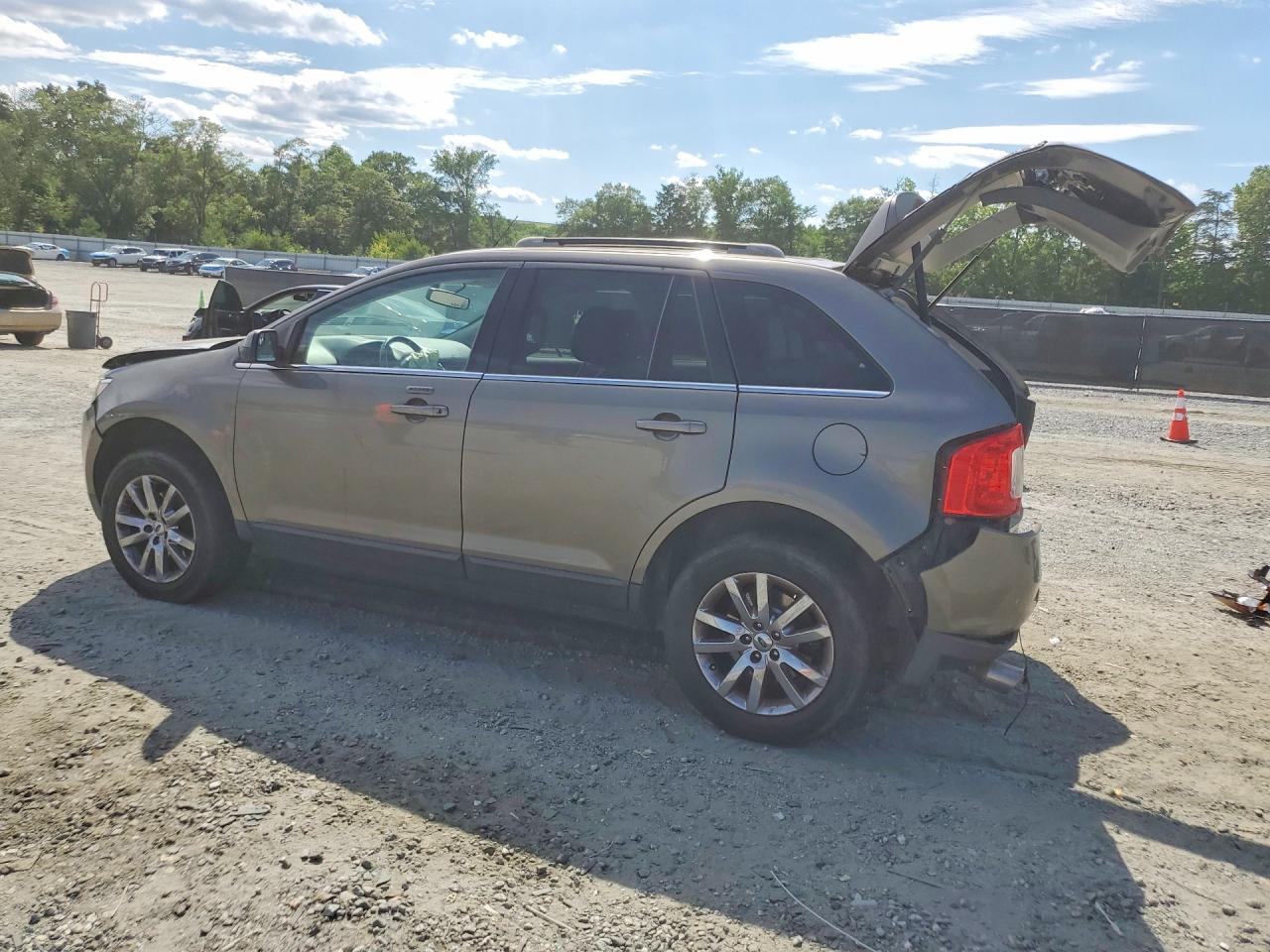 2FMDK3KC8DBB04496 · 2013 FORD EDGE · 2/13
