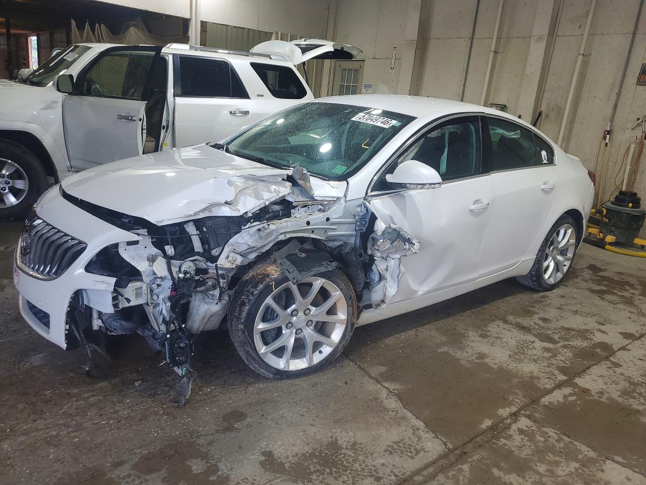 2G4GU5GX8H9110729 · 2017 BUICK REGAL