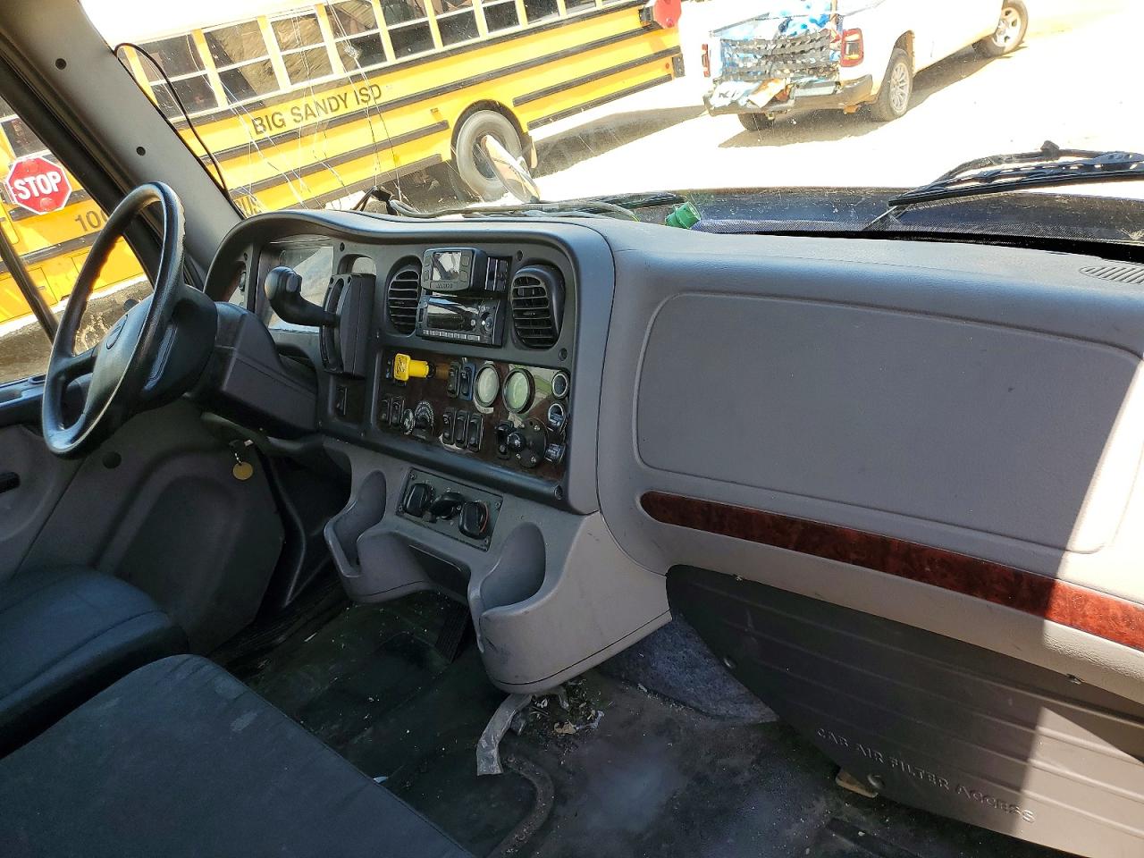 3ALACWFC1RDUS7776 · 2024 FRHT - FREIGHTLINER M2 · 5/10