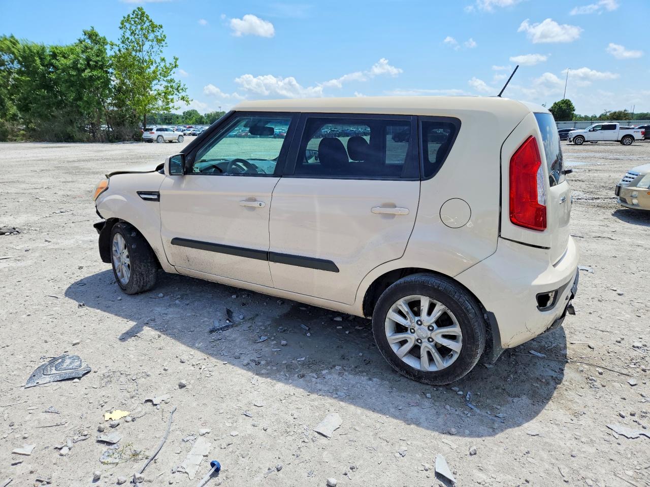 KNDJT2A50D7762629 · 2013 KIA SOUL · 2/12