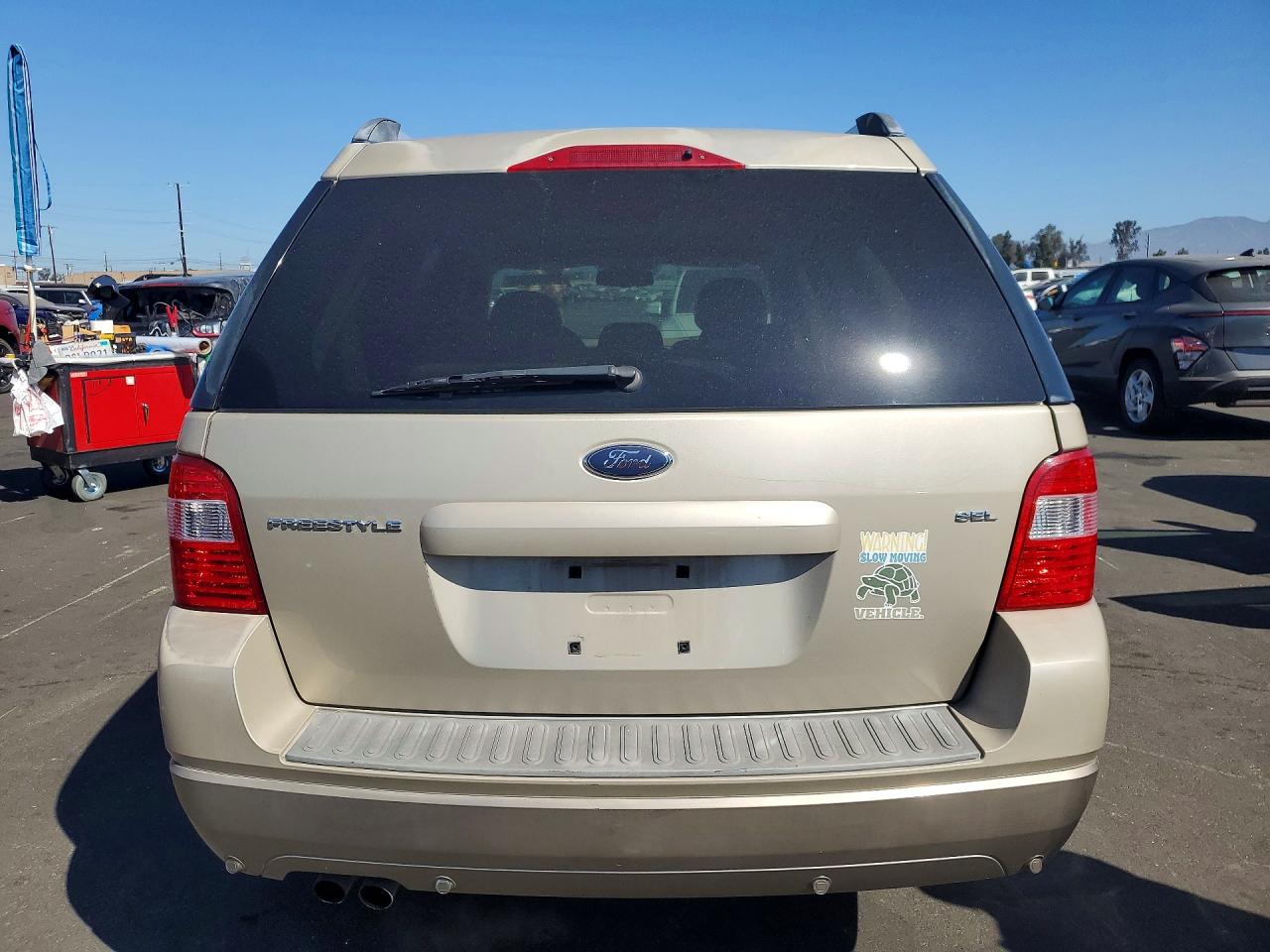 1FMDK021X6GA53978 · 2006 FORD FREESTYLE · 6/13