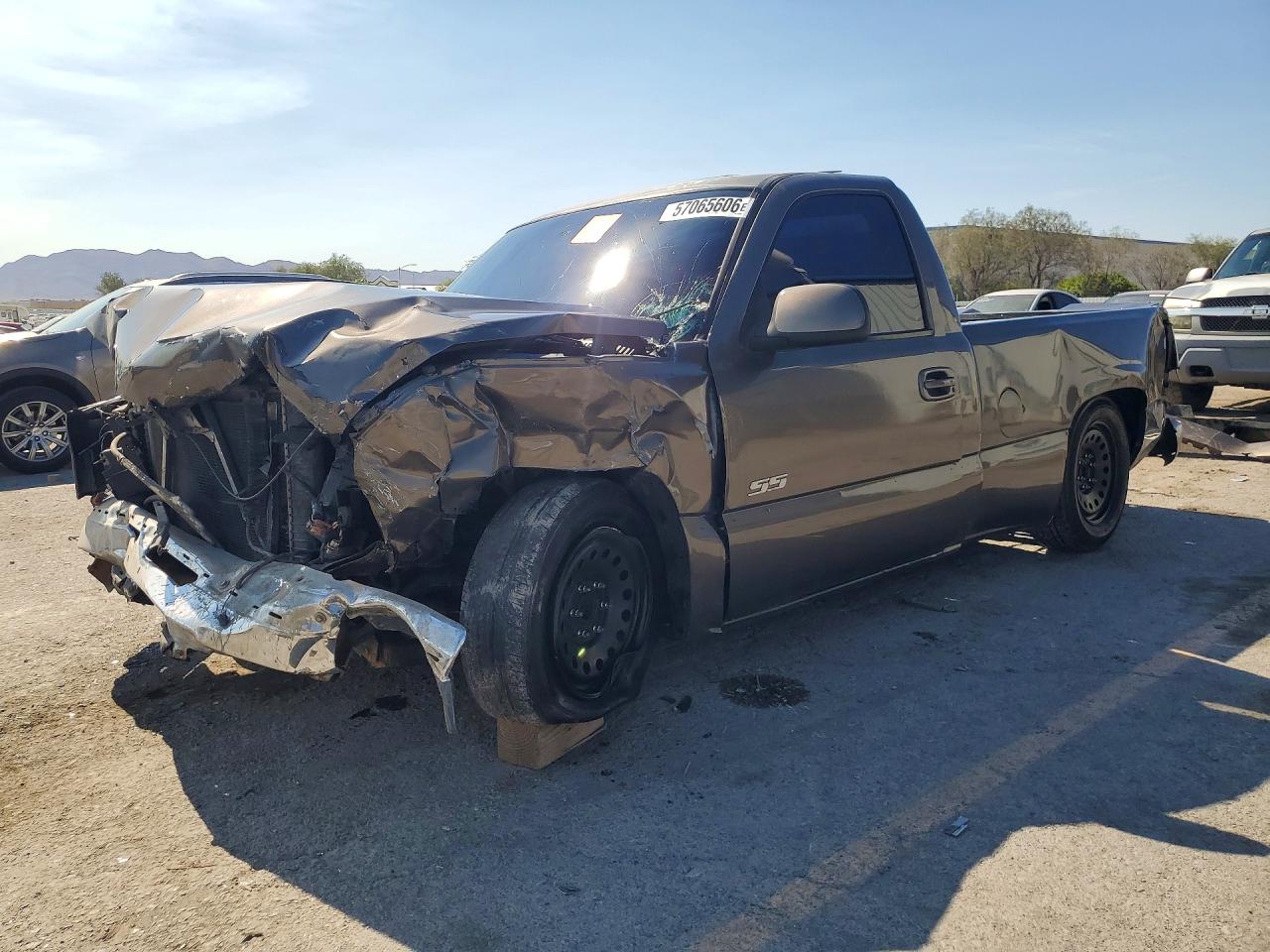 1GCEC14V8YZ230658 · 2000 CHEVROLET SILVERADO
