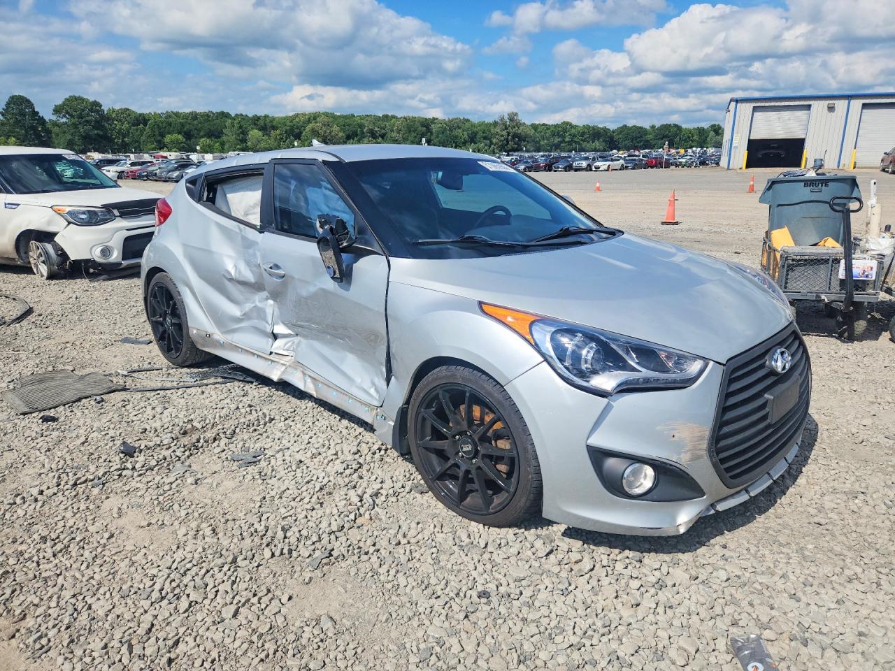 KMHTC6AEXGU302640 · 2016 HYUNDAI VELOSTER · 4/12