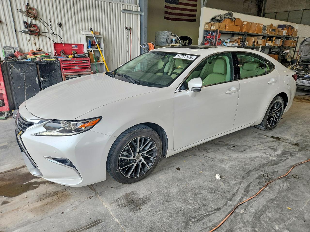 58ABK1GG0HU077553 · 2017 LEXUS ES