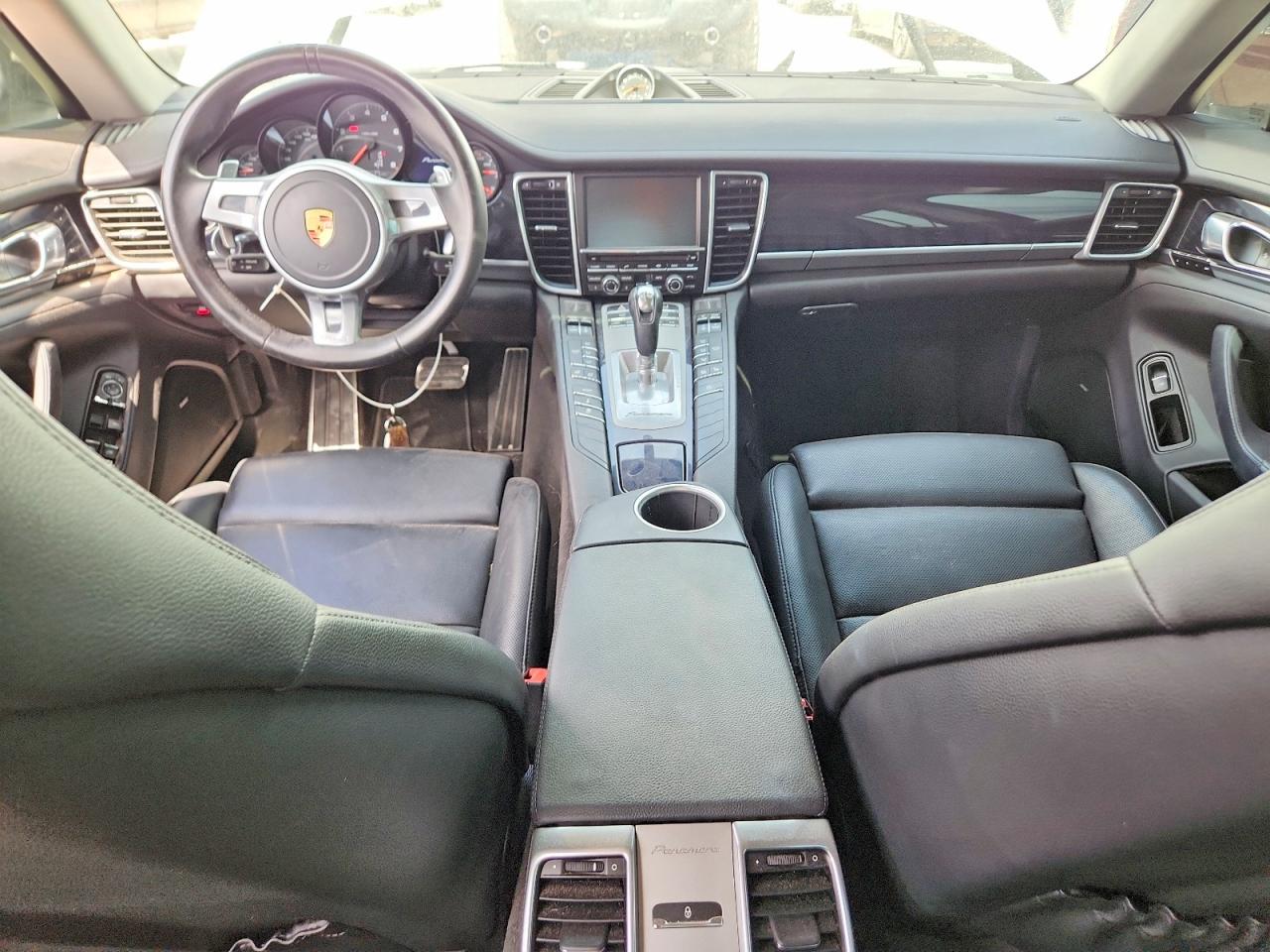 WP0AA2A79GL005201 · 2016 PORSCHE PANAMERA · 8/12