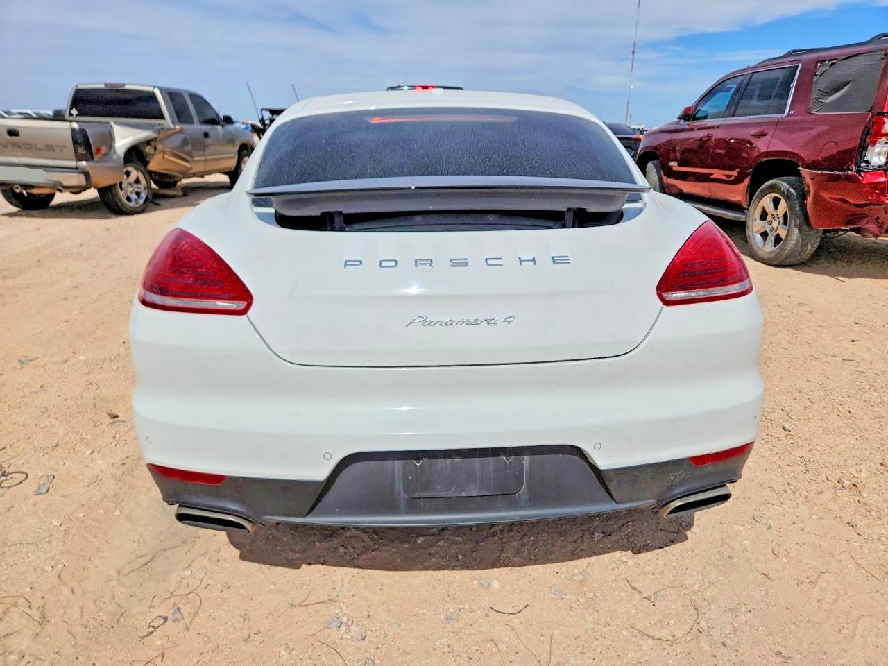 WP0AA2A79GL005201 · 2016 PORSCHE PANAMERA · 6/12