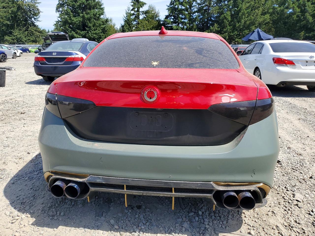 ZARFAEBN7J7581489 · 2018 ALFA ROMEO GIULIA · 6/13