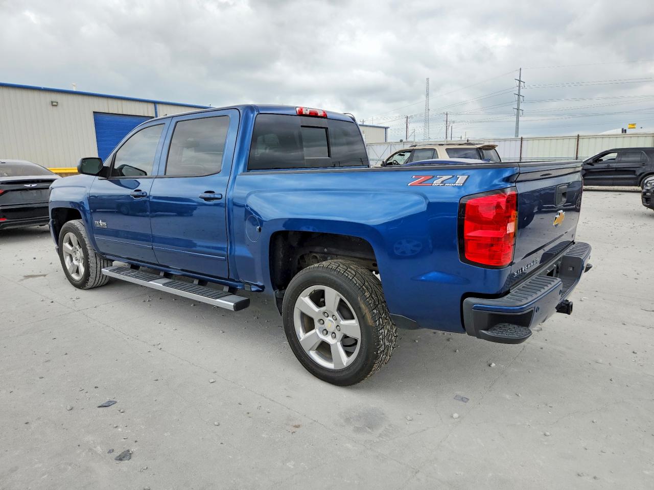 3GCUKREC7JG486998 · 2018 CHEVROLET SILVERADO · 2/12