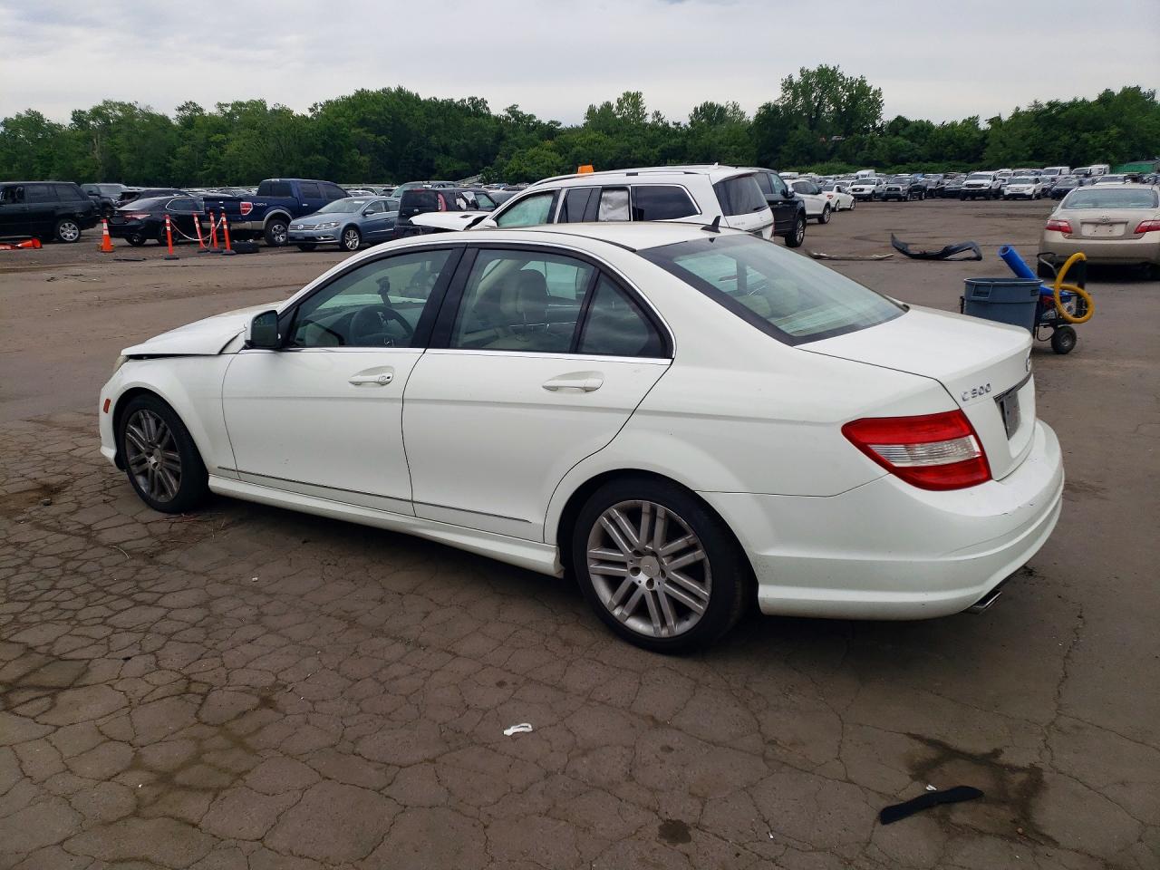 WDDGF81X19R062609 · 2009 MERCEDES-BENZ C · 2/13