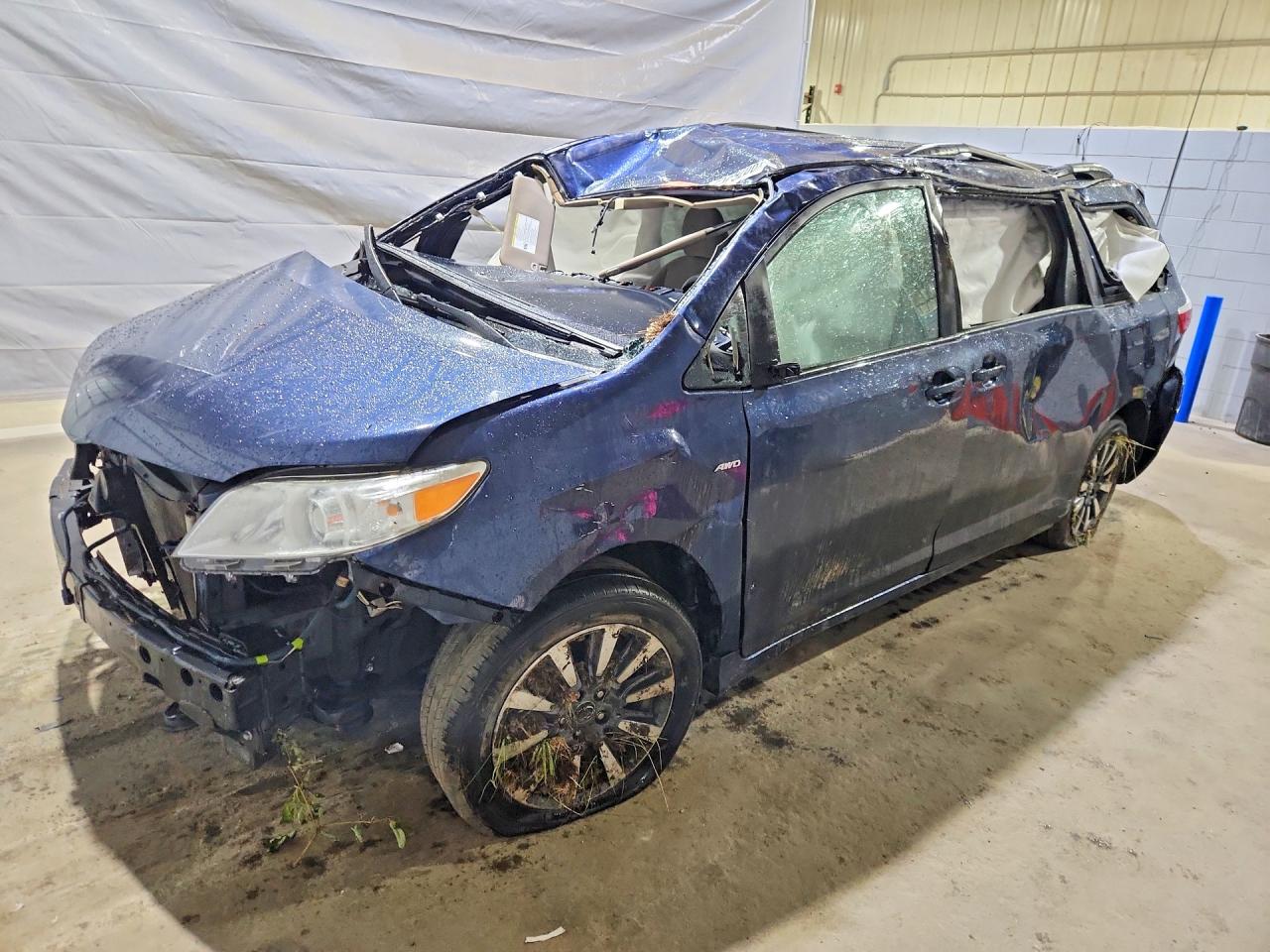 5TDJZ3DC2KS222023 · 2019 TOYOTA SIENNA