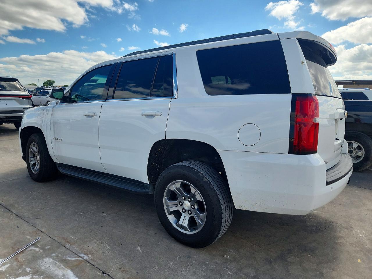 1GNSCAKC0KR237509 · 2019 CHEVROLET TAHOE · 2/13