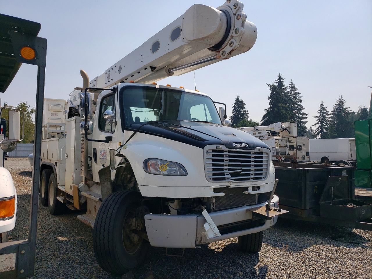 1FVHCYCY2GHHL5690 · 2016 FREIGHTLINER M2