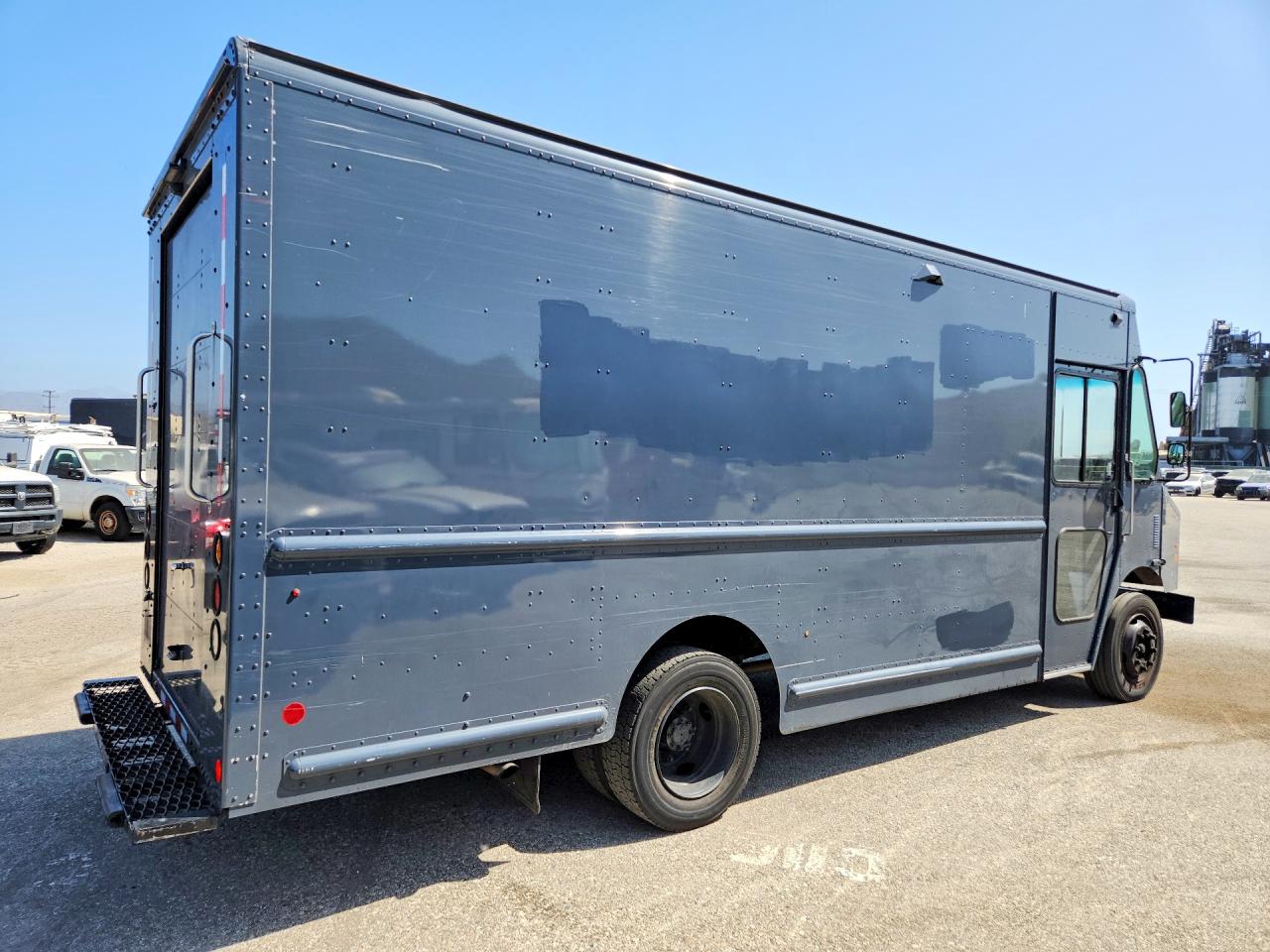 4UZAC2EA2LCMH8049 · 2020 FREIGHTLINER CHASSIS · 3/12