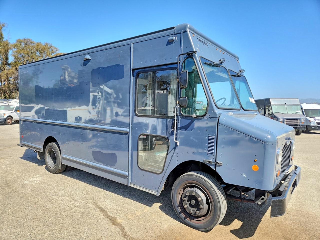 4UZAC2EA2LCMH8049 · 2020 FREIGHTLINER CHASSIS · 4/12