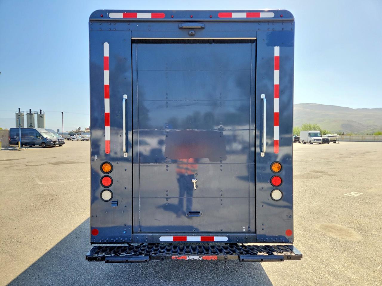 4UZAC2EA2LCMH8049 · 2020 FREIGHTLINER CHASSIS · 6/12