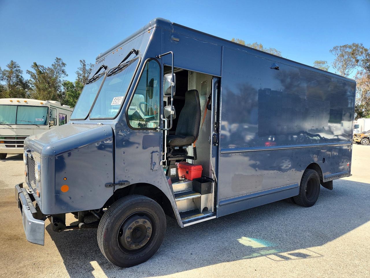 4UZAC2EA2LCMH8049 · 2020 FREIGHTLINER CHASSIS