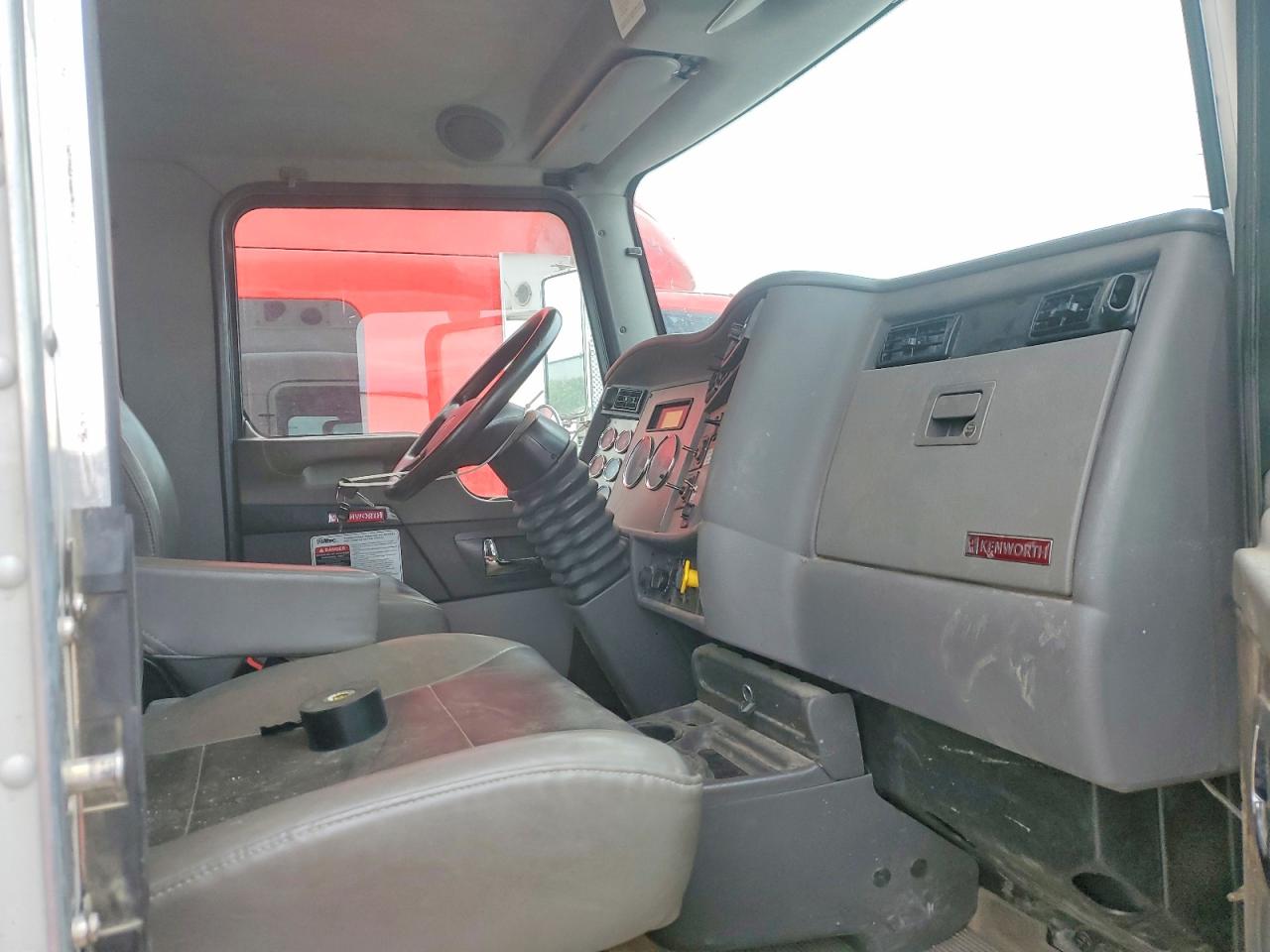 2NKHHJ7XXGM496912 · 2016 KENWORTH CONSTRUCTION · 5/10