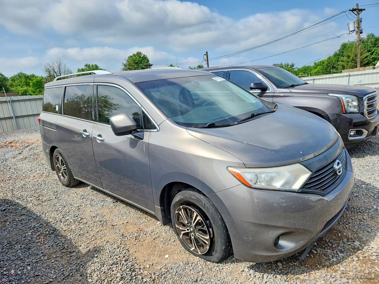JN8AE2KP2F9133282 · 2015 NISSAN QUEST · 4/13