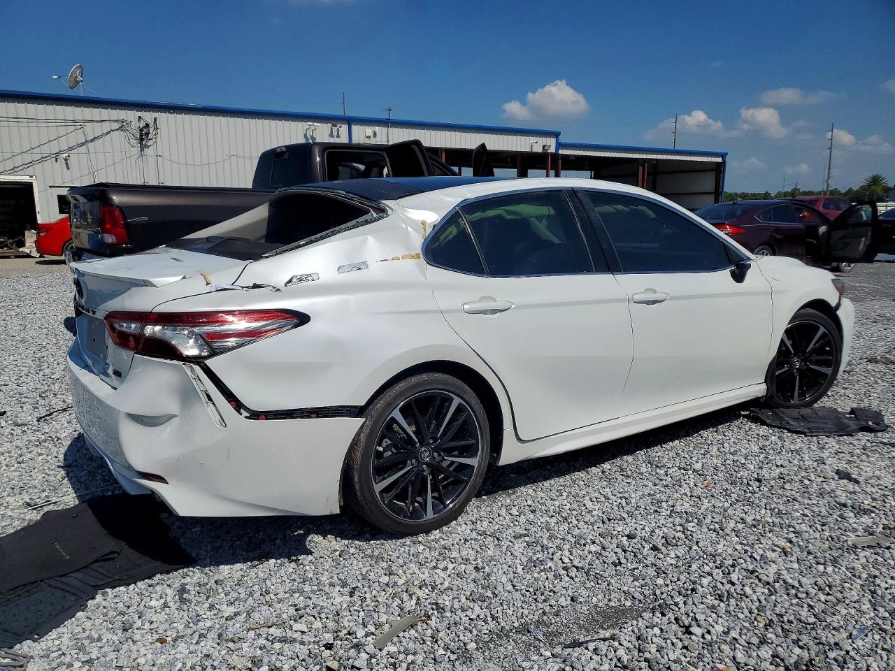 4T1B61HK7JU092779 · 2018 TOYOTA CAMRY · 3/12