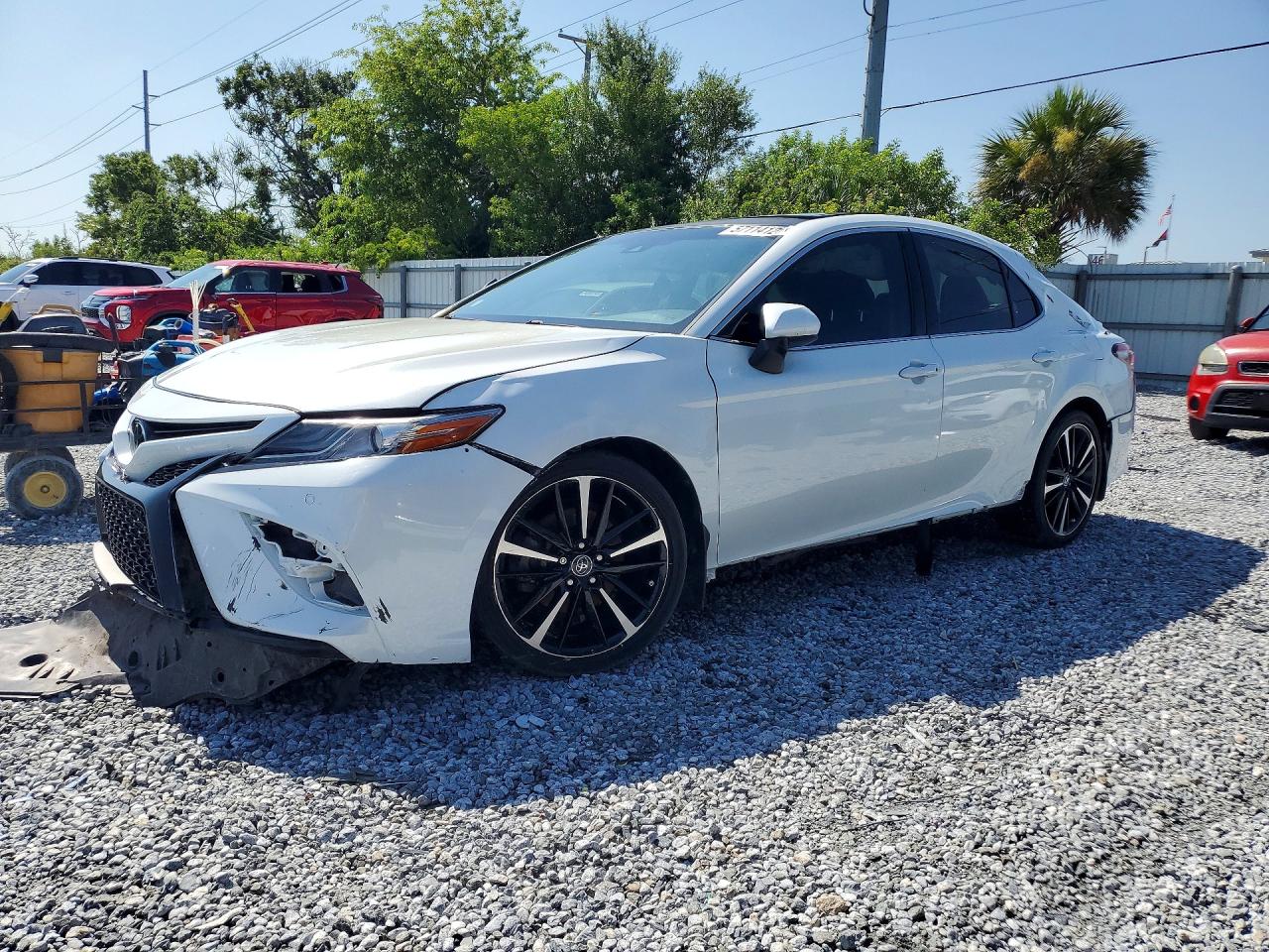 2018 TOYOTA CAMRY