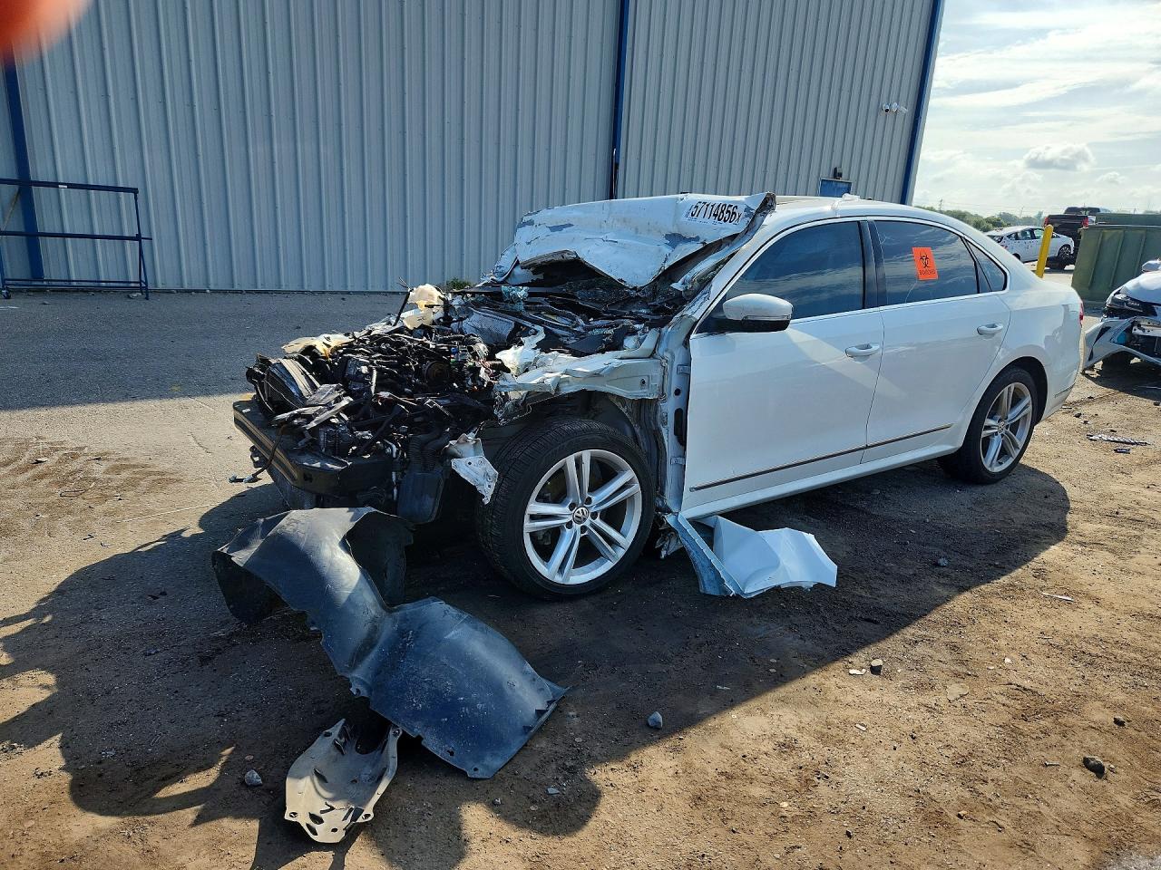 1VWCV7A34FC096977 · 2015 VOLKSWAGEN PASSAT