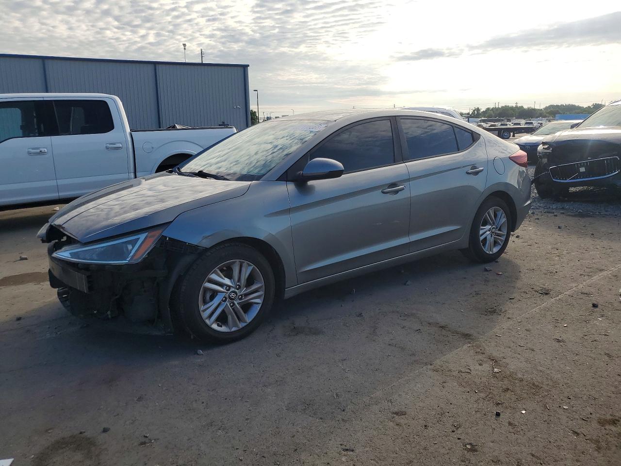 KMHD84LF2KU770290 · 2019 HYUNDAI ELANTRA