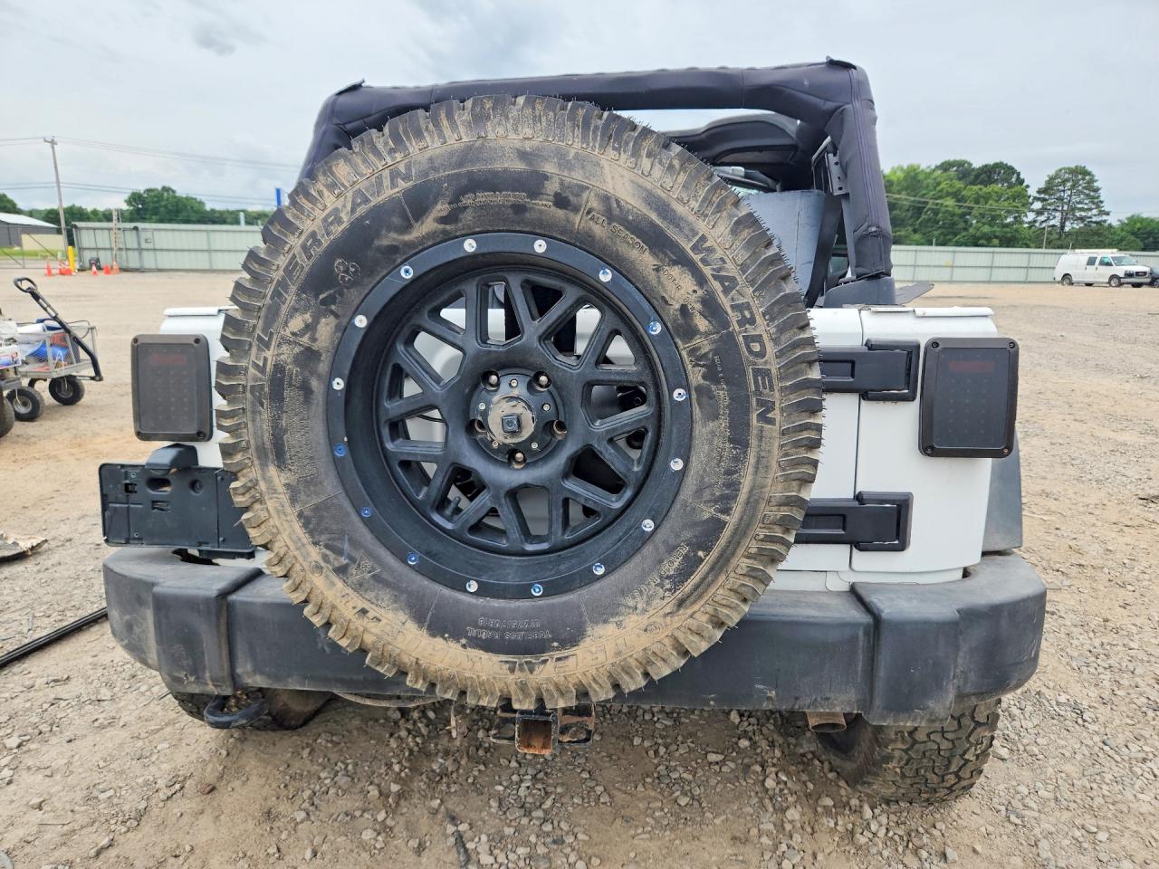 1C4BJWDG9GL224957 · 2016 JEEP WRANGLER UNLIMITED · 6/13
