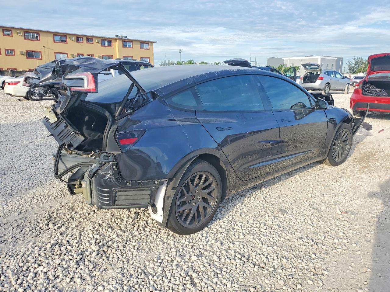 5YJ3E1EA6SF953497 · 2025 TESLA MODEL 3 · 3/13