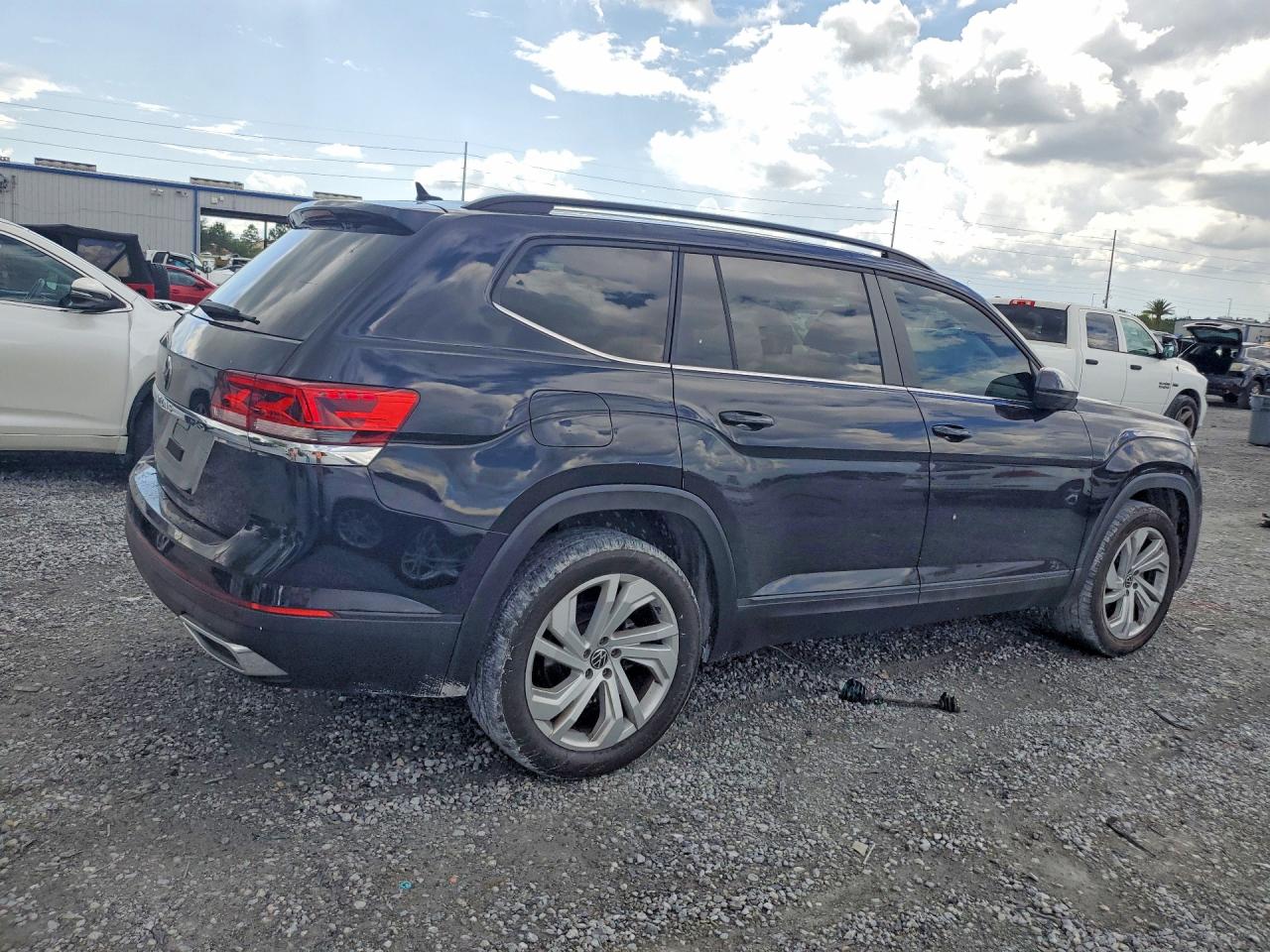 1V2WR2CA0MC586993 · 2021 VOLKSWAGEN ATLAS · 3/14