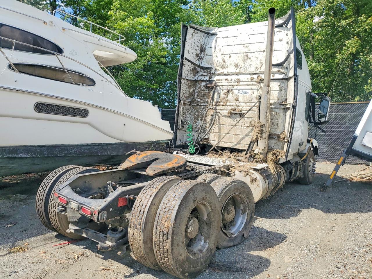 4V4NC9EH3JN893516 · 2018 VOLVO VN · 4/10