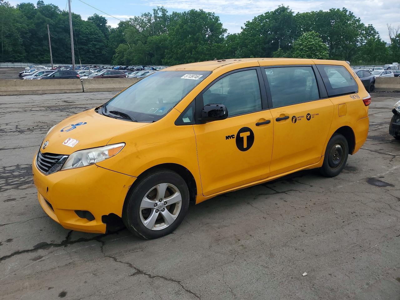 5TDZK3DC1GS754152 · 2016 TOYOTA SIENNA