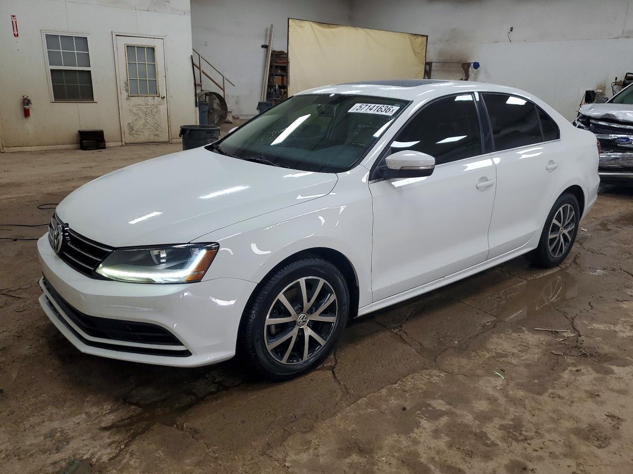 3VWDB7AJ5HM327124 · 2017 VOLKSWAGEN JETTA