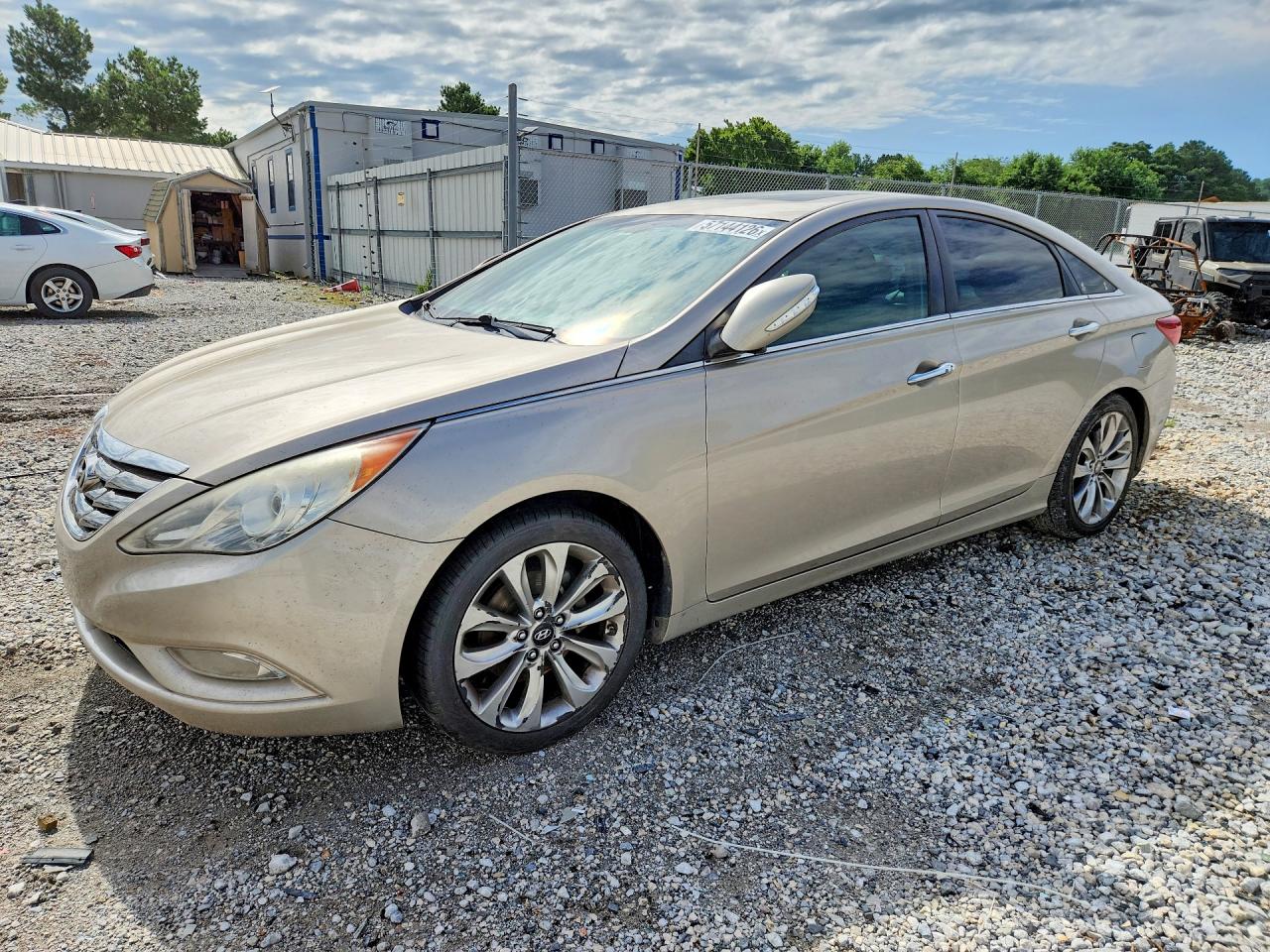 5NPEC4AB5BH216467 · 2011 HYUNDAI SONATA