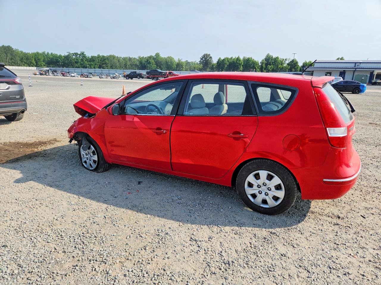 KMHDB8AE2AU085529 · 2010 HYUNDAI ELANTRA TOURING · 2/14