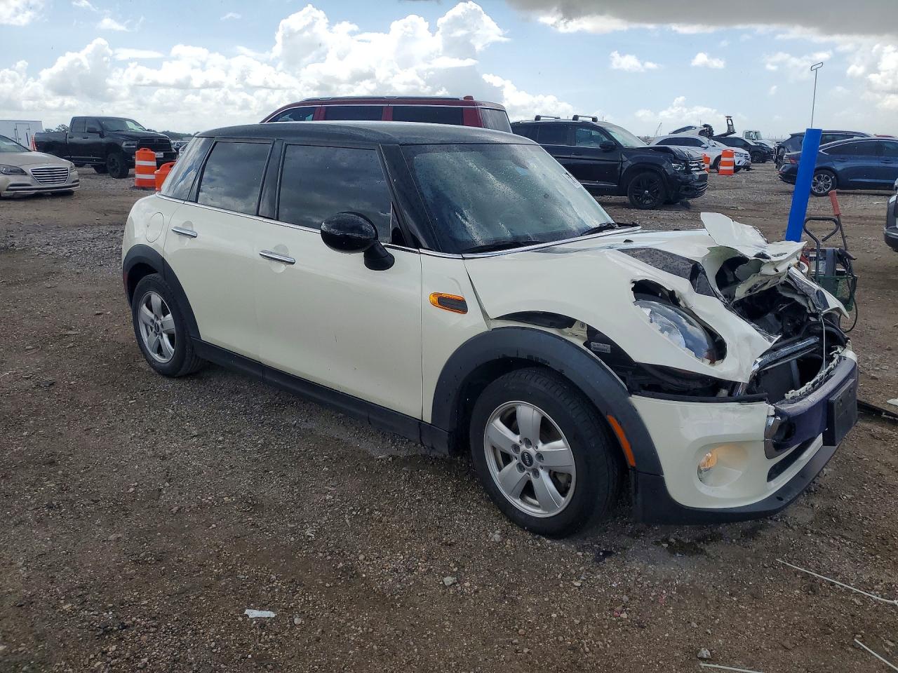 WMWXU1C50H2E17540 · 2017 MINI COOPER · 4/12