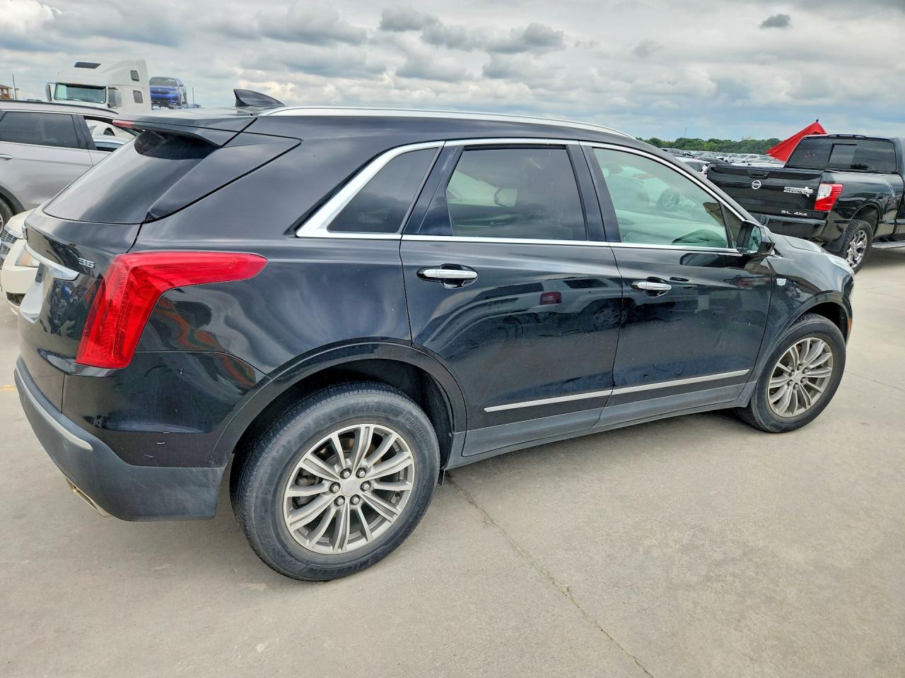 1GYKNBRSXHZ123560 · 2017 CADILLAC XT5 · 3/13